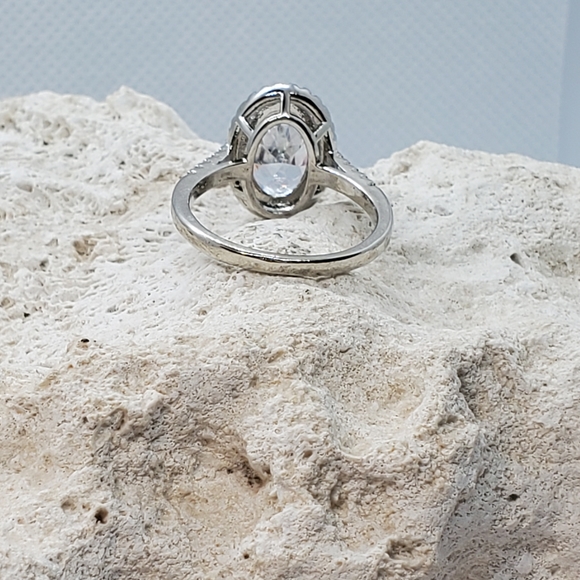 Gorgeous CZ Ring New Sizes 6 and 8 only - Picture 3 of 6